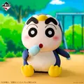 「一番くじ クレヨンしんちゃん 夏のバケーションだゾ」ラストワン賞：ペンギンしんちゃんぬいぐるみ　イメージ