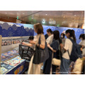 大賑わいの限定グッズ販売場所