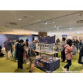 グッズ販売初日の様子