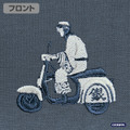 『銀魂』銀さんとバイク ワンポイント刺繍Tシャツ（HAZY NAVY）部分アップ