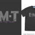 「E・M・T Tシャツ Ver.2.0」3,300円（税込）（C）長月達平・株式会社KADOKAWA刊／Re:ゼロから始める異世界生活2製作委員会