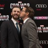 アイアンマンとキャップテン・アメリカがまさかのキス?!　「シビル・ウォー」UKプレミアでサプライズ・画像