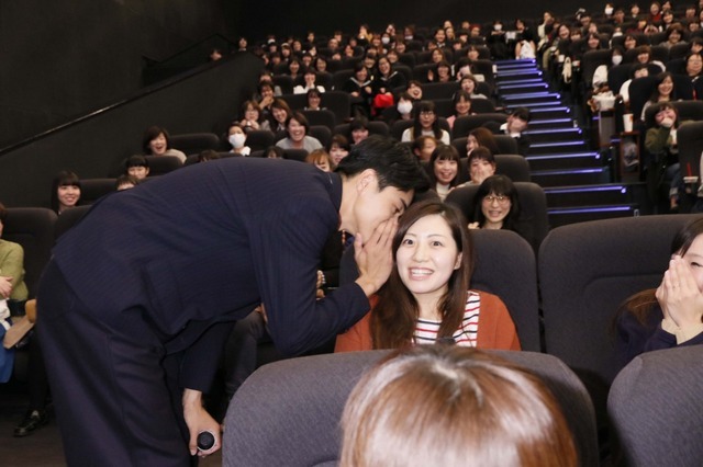 （C）大場つぐみ・小畑健／集英社 （C）2016「DEATH NOTE」FILM PARTNERS（C）2016 by AVEX MUSIC PUBLISHING INC.