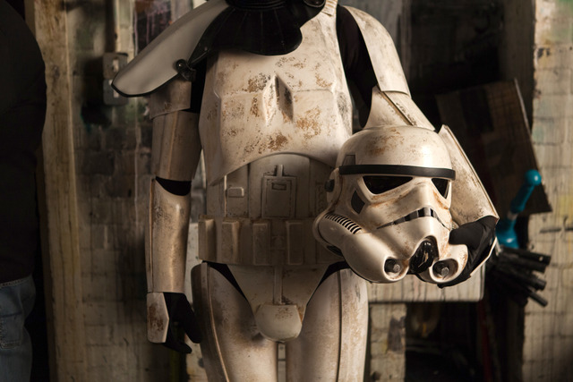 （C）ELSTREE 1976 LIMITED, 2015