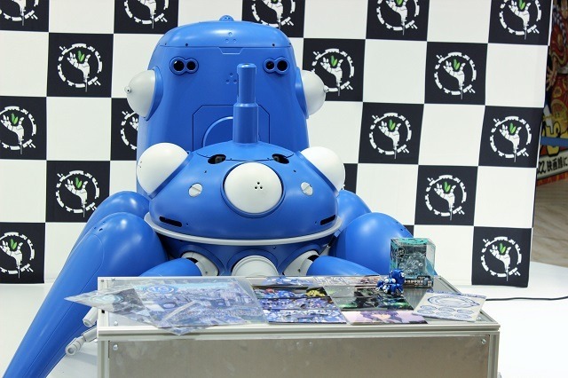 タチコマが実機で接客、スマホアプリと連携した「商品受け渡しサービス」がI.Gストアにて開始