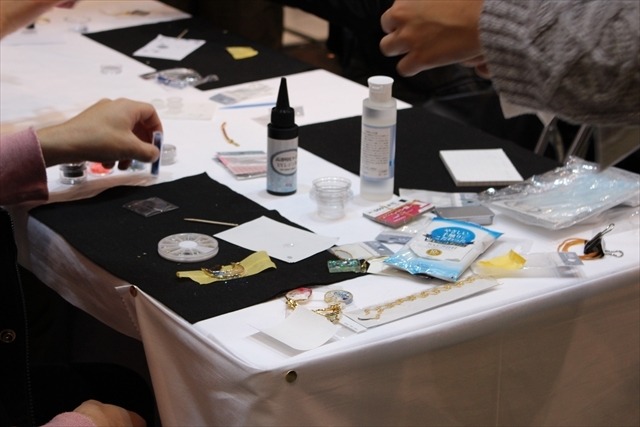 ユザワヤはワークショップを開催 コスプレ衣装も展示【コミケ91】