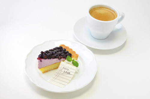 （C）高橋和希 スタジオ・ダイス/集英社・テレビ東京・NAS