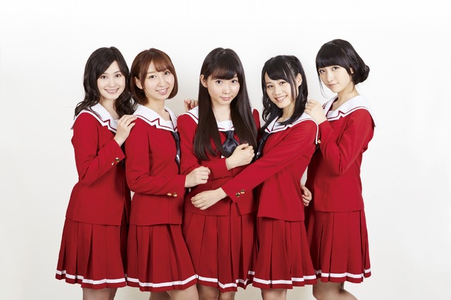 左から江角京子役:M･A･O、上原佳菜役:飯田里穂、天海響役:木戸衣吹、井上成美役:伊藤美来、小川真琴役:山崎エリイ　（c）瀬田ヒナコ・芳文社/レーカン！製作委員会