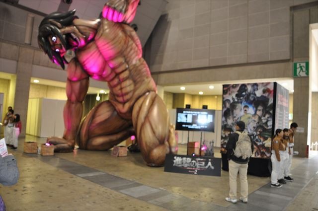 「進撃の巨人」ブース 大迫力の等身大“巨人エレン”が圧巻【AJ2017】