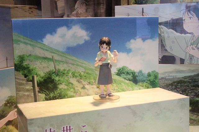 「この世界の片隅に」すずさんフィギュアも 自社プロデュース作品が並ぶGENCOブース【AJ2017】