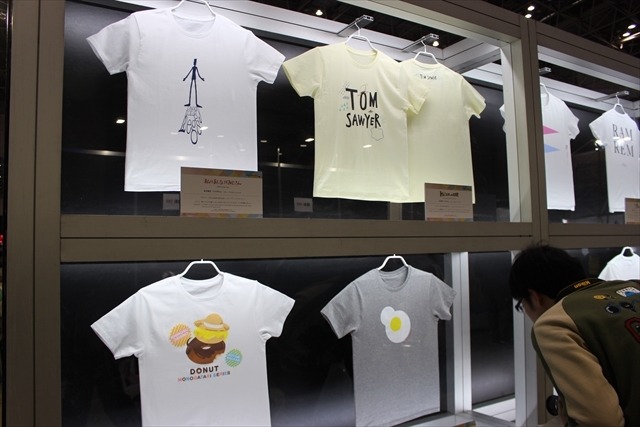 オシャレなTシャツからAJガチャまで！オフィシャルグッズ盛りだくさん【AJ2017】