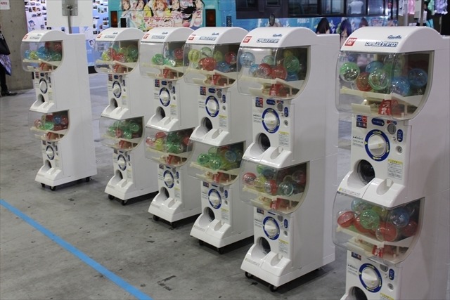 オシャレなTシャツからAJガチャまで！オフィシャルグッズ盛りだくさん【AJ2017】