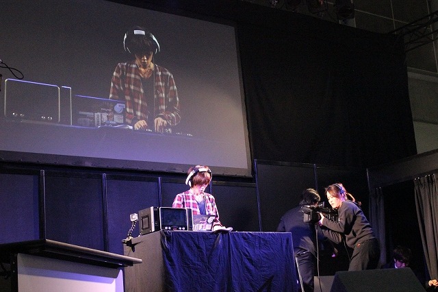 オープンステージのラストは「アニカラ☆JAPAN」 吉田尚記アナのDJプレイに会場は大興奮【AJ2017】