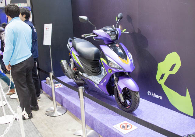 KADOKAWAブース 物販コーナーに長蛇の列 全124作品のサイン本も【AJ2017】