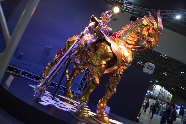 牙狼ブース 実寸大で光り輝く「轟天」が顕現！【AJ2017】