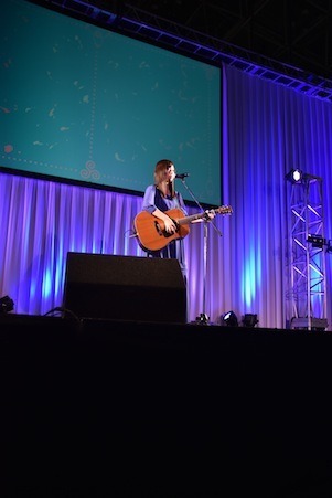 「リトルウィッチアカデミア」潘めぐみらキャスト陣が第1クールを振り返り【AJ2017レポート】