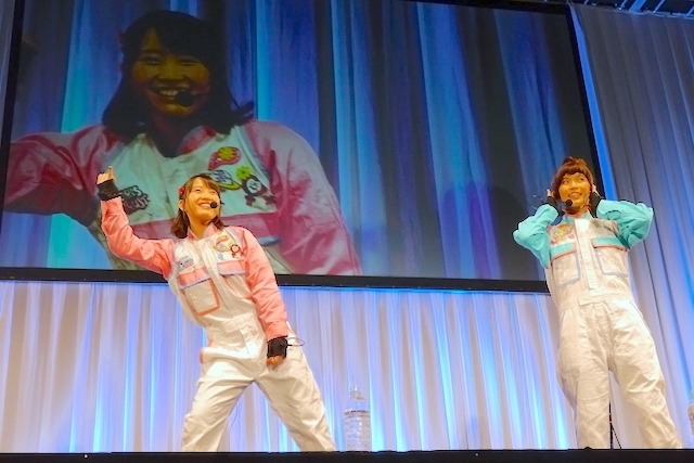 鈴木みのり＆岩井映美里がモーションキャプチャーでアイドルに！ 生放送アニメ「直感×アルゴリズム♪」制作発表ステージ【AJ2017】
