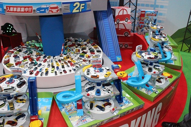 「スナックワールド」「トランスフォーマー」が人気のタカラトミーブース【おもちゃショー2017】