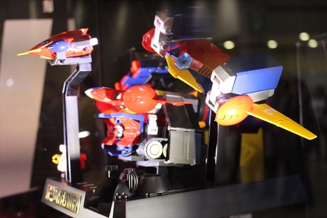 「コン・バトラーV」超合金に！「天空のラピュタ」「デジモン」懐かしいアニメがいっぱいのバンダイ【おもちゃショー2017】