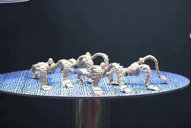 「コン・バトラーV」超合金に！「天空のラピュタ」「デジモン」懐かしいアニメがいっぱいのバンダイ【おもちゃショー2017】