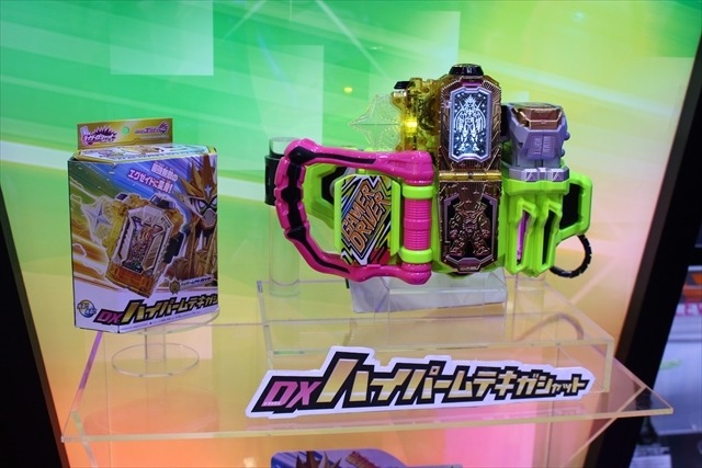 「妖怪ウォッチ」「プリキュア」に「ウルトラマン」「仮面ライダー」まで盛りだくさんなバンダイブース【おもちゃショー2017】