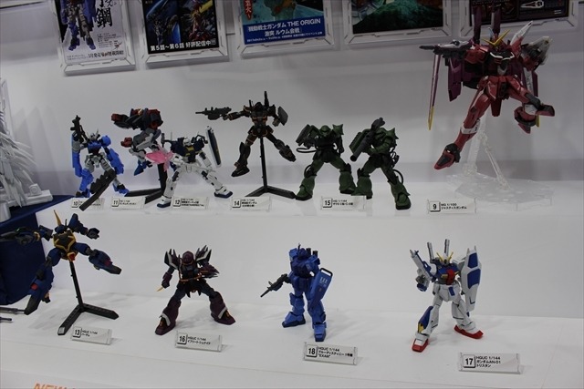 「ガンダム」「スター・ウォーズ」フィギュアやプラモがずらりと並ぶバンダイブース【おもちゃショー2017】