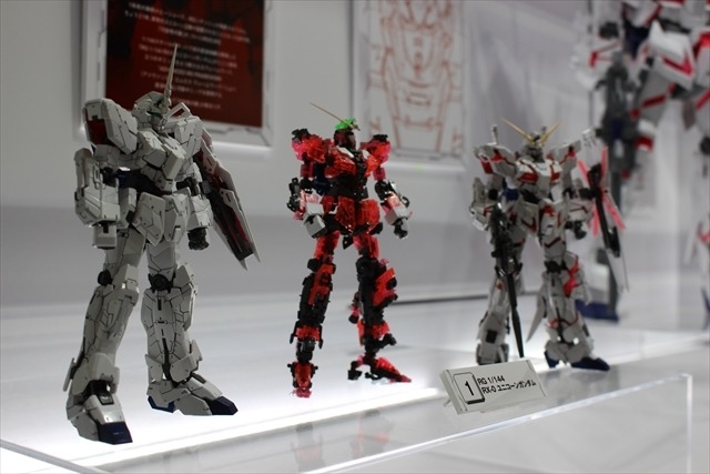 「ガンダム」「スター・ウォーズ」フィギュアやプラモがずらりと並ぶバンダイブース【おもちゃショー2017】