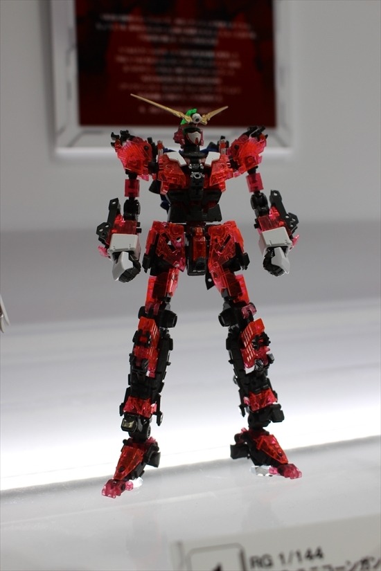 「ガンダム」「スター・ウォーズ」フィギュアやプラモがずらりと並ぶバンダイブース【おもちゃショー2017】