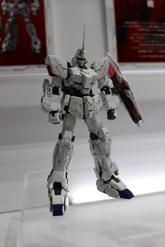 「ガンダム」「スター・ウォーズ」フィギュアやプラモがずらりと並ぶバンダイブース【おもちゃショー2017】