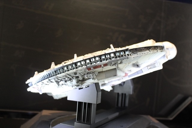 「ガンダム」「スター・ウォーズ」フィギュアやプラモがずらりと並ぶバンダイブース【おもちゃショー2017】