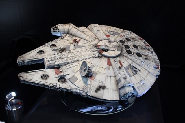 「ガンダム」「スター・ウォーズ」フィギュアやプラモがずらりと並ぶバンダイブース【おもちゃショー2017】