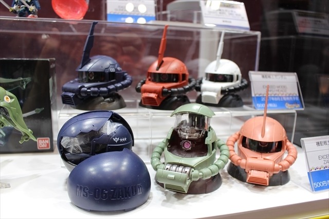 「ガンダム」「スター・ウォーズ」フィギュアやプラモがずらりと並ぶバンダイブース【おもちゃショー2017】
