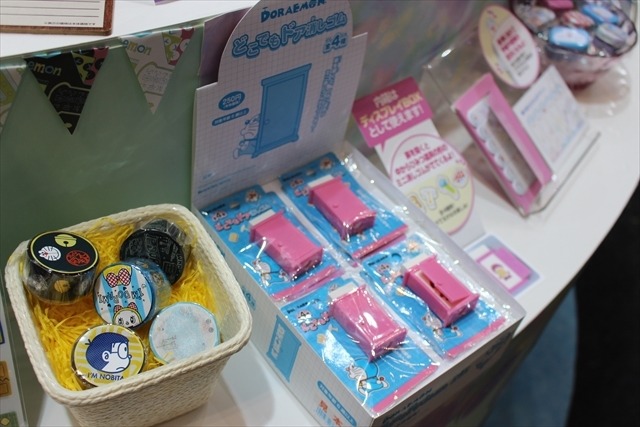 「ポケモン」「ドラえもん」のかわいいグッズから痛バッグまで！ショウワノートブース【おもちゃショー2017】