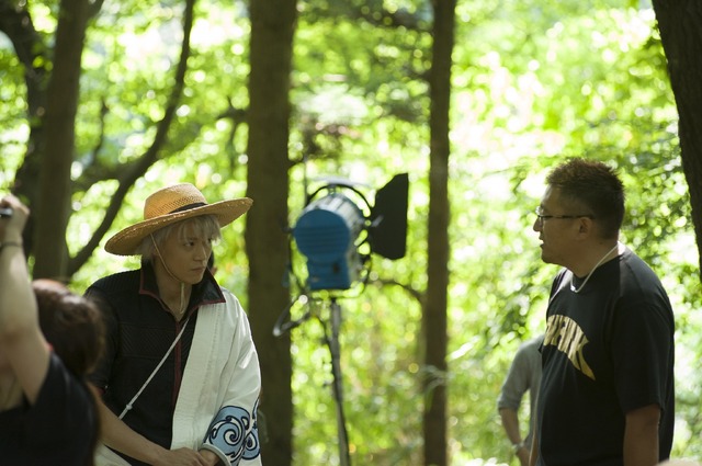 映画「銀魂」メイキング映像“万事屋篇”が公開 カブト狩りシーンの撮影風景も明らかに