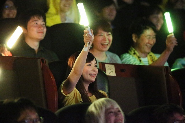 「劇場版ポケモン」中川翔子が発声可能上映を満喫、感極まって「目からハイドロポンプが」