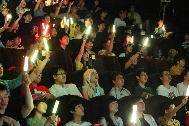 「劇場版ポケモン」中川翔子が発声可能上映を満喫、感極まって「目からハイドロポンプが」