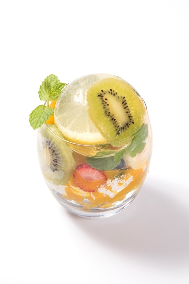 「打ち上げ花火、下から見るか？横から見るか？」池袋・名古屋でコラボカフェがオープン