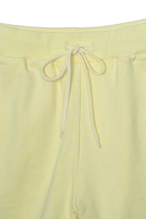 「田井中律 モデル」(C)かきふらい・芳文社／桜高軽音部