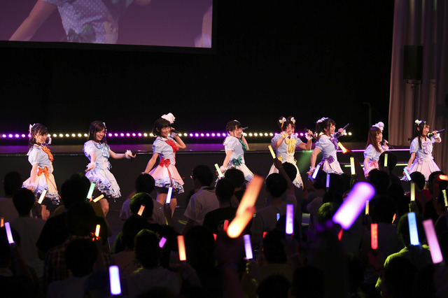 「温泉むすめ 1st LIVE」高田憂希・桑原由気らキャスト陣が歌にゲームに大盛り上がり！