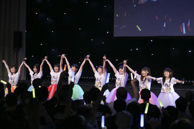 「温泉むすめ 1st LIVE」高田憂希・桑原由気らキャスト陣が歌にゲームに大盛り上がり！