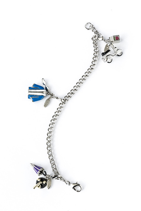 「『銀魂』コラボレーションチャームセット（万事屋モデル）」(C)空知英秋／集英社・テレビ東京・電通・BNP・アニプレックス