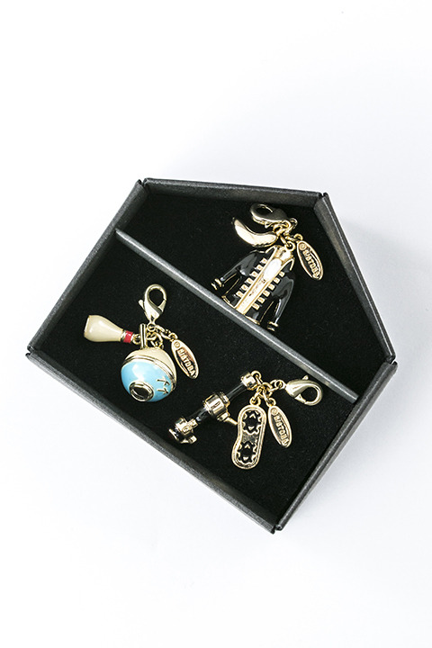 「『銀魂』コラボレーションチャームセット（真選組モデル）」(C)空知英秋／集英社・テレビ東京・電通・BNP・アニプレックス