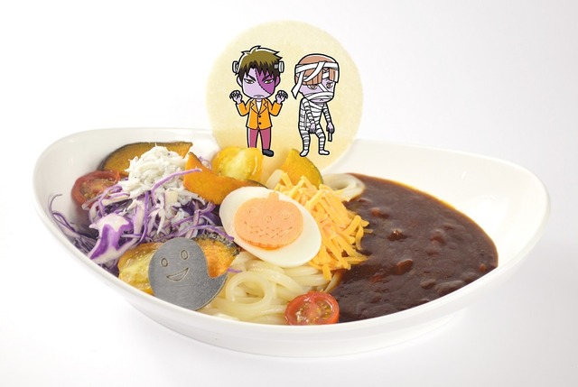 牛島、白布のかぼちゃの入ったチーズハヤシうどん、しらすサラダ添え(C)古舘春一／集英社・「ハイキュー!! 3rd」製作委員会・MBS