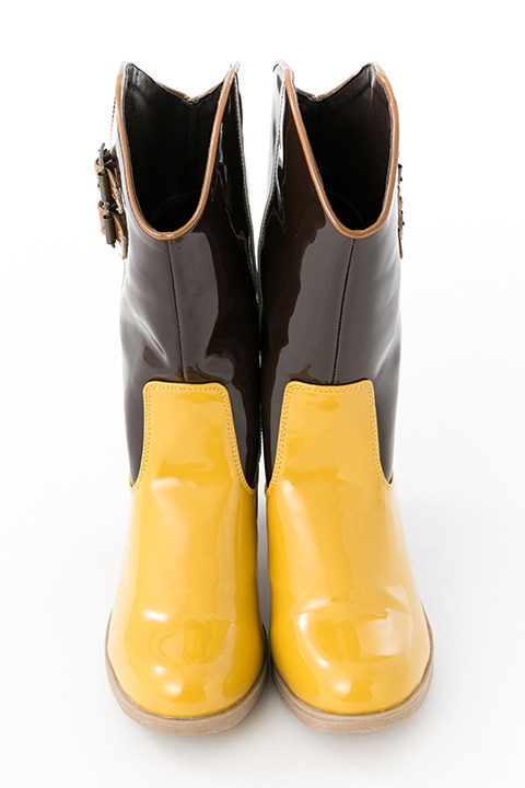 レインシューズ（マミモデル）(C)Magica Quartet／Aniplex・Madoka Movie Project Rebellion