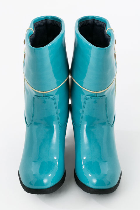 レインシューズ（さやかモデル）(C)Magica Quartet／Aniplex・Madoka Movie Project Rebellion