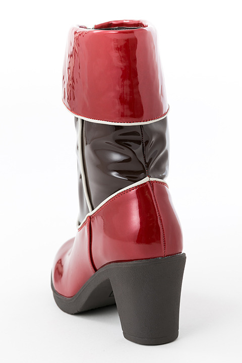 レインシューズ（杏子モデル）(C)Magica Quartet／Aniplex・Madoka Movie Project Rebellion