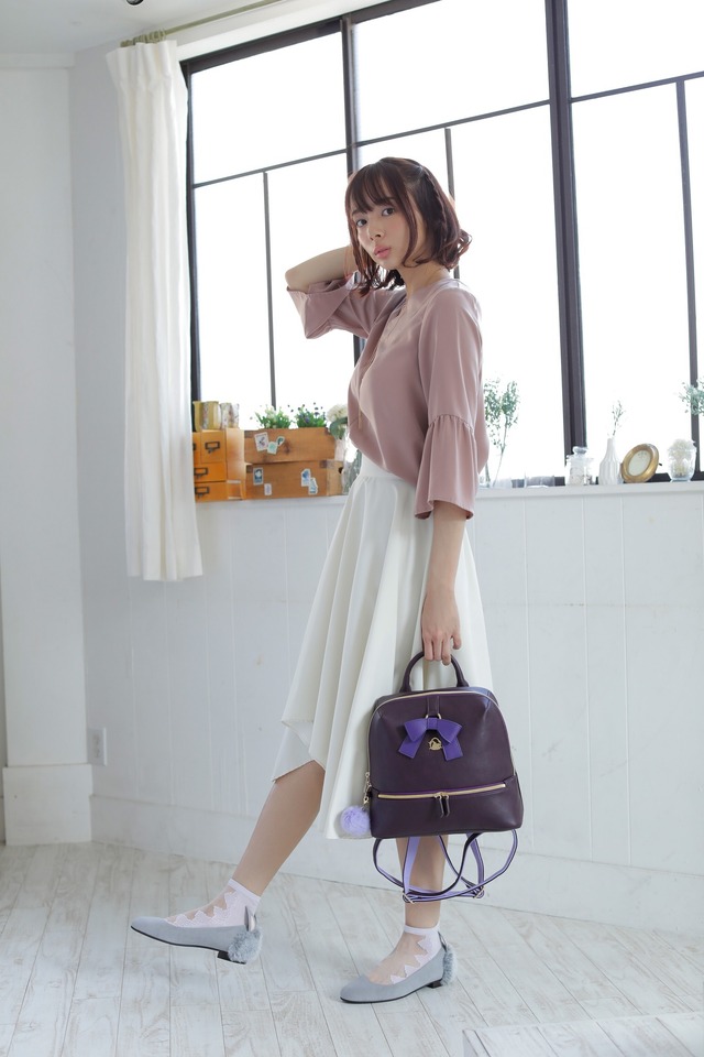 岡田紗佳による着用イメージ(C)Koi・芳文社／ご注文は製作委員会ですか？？