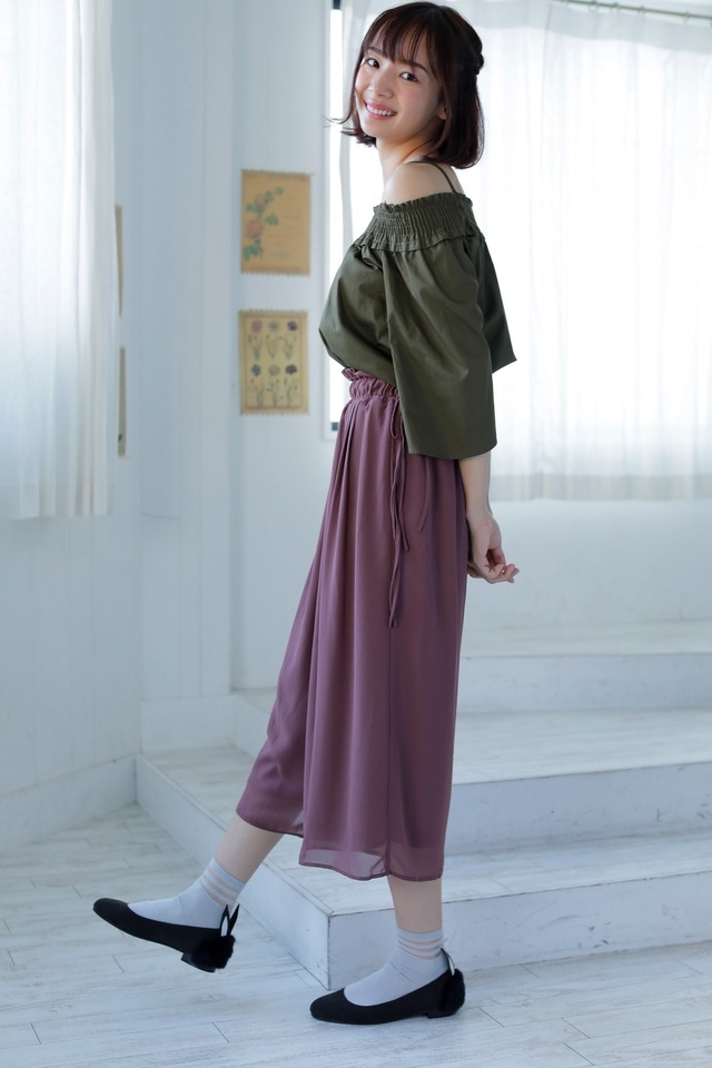 岡田紗佳による着用イメージ(C)Koi・芳文社／ご注文は製作委員会ですか？？