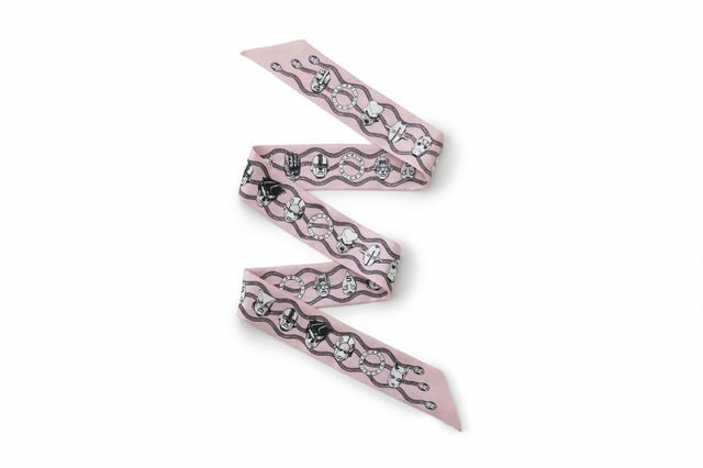 「シェリーシルク」25,000円（税抜）(C)荒木飛呂彦＆LUCKY LAND COMMUNICATIONS／集英社