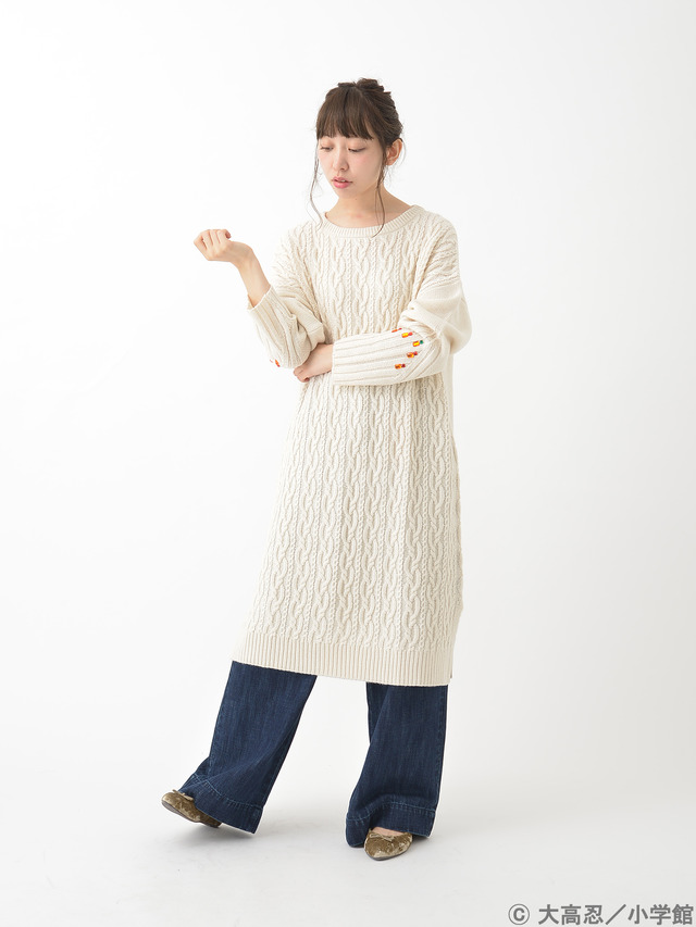 「アリババイメージニットワンピース」7,690円+税(C)大高忍／小学館